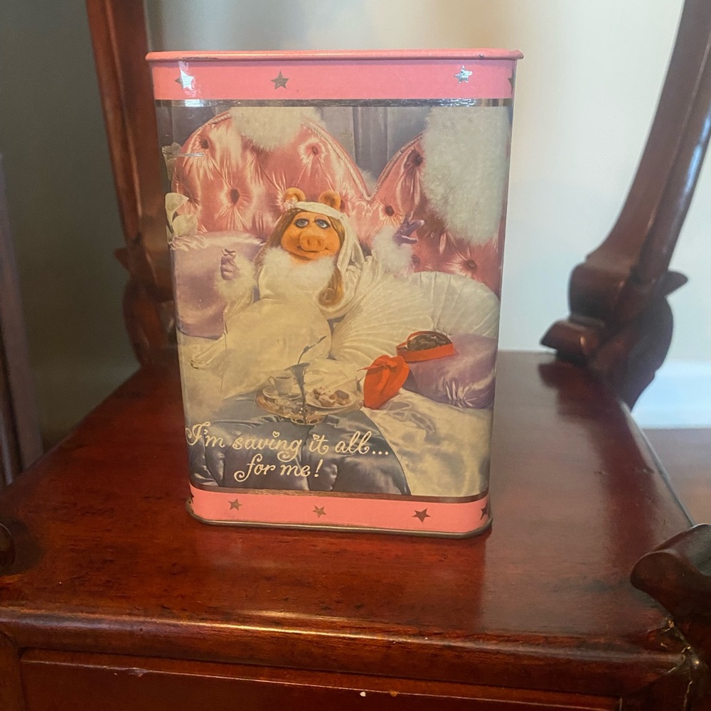 Pink Miss Piggy Decorative Tin